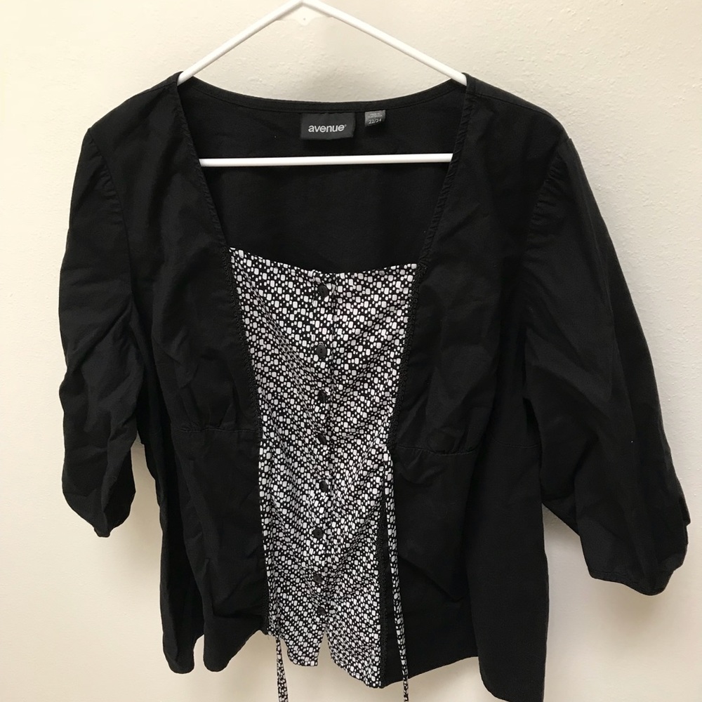 Cute black and white top